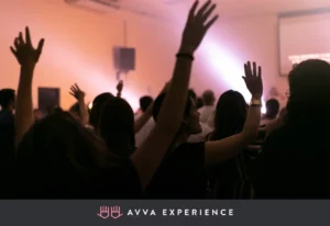 review of the virtual team building game hosted by Avva Experience 